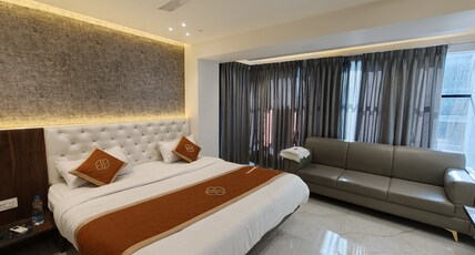 Hotel Spy Ahmednagar Room Type - MINI Suite Room With a Couch