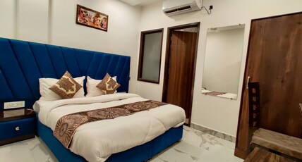 Hotel Paradise 5 min walk from Golden Temple Room Type - DELUXE ROOM