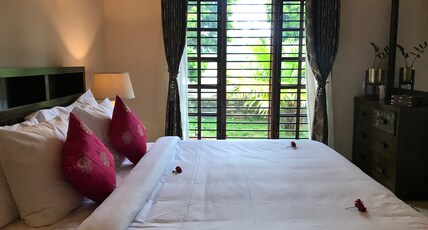 Villa Wodeyarmutt  Tropical luxury living Room Type - Executive Suite