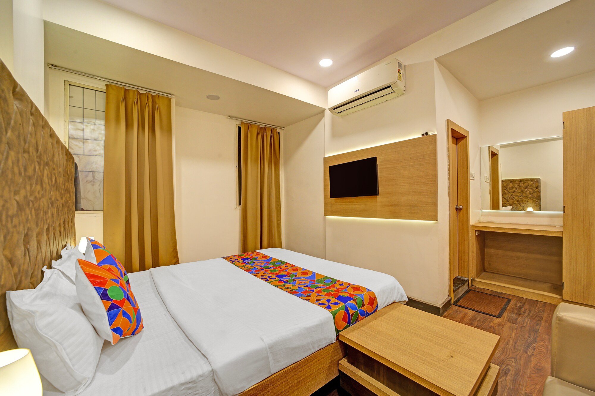 FabHotel New Rajdoot, Bhopal Railway Station - Tap to explore photos