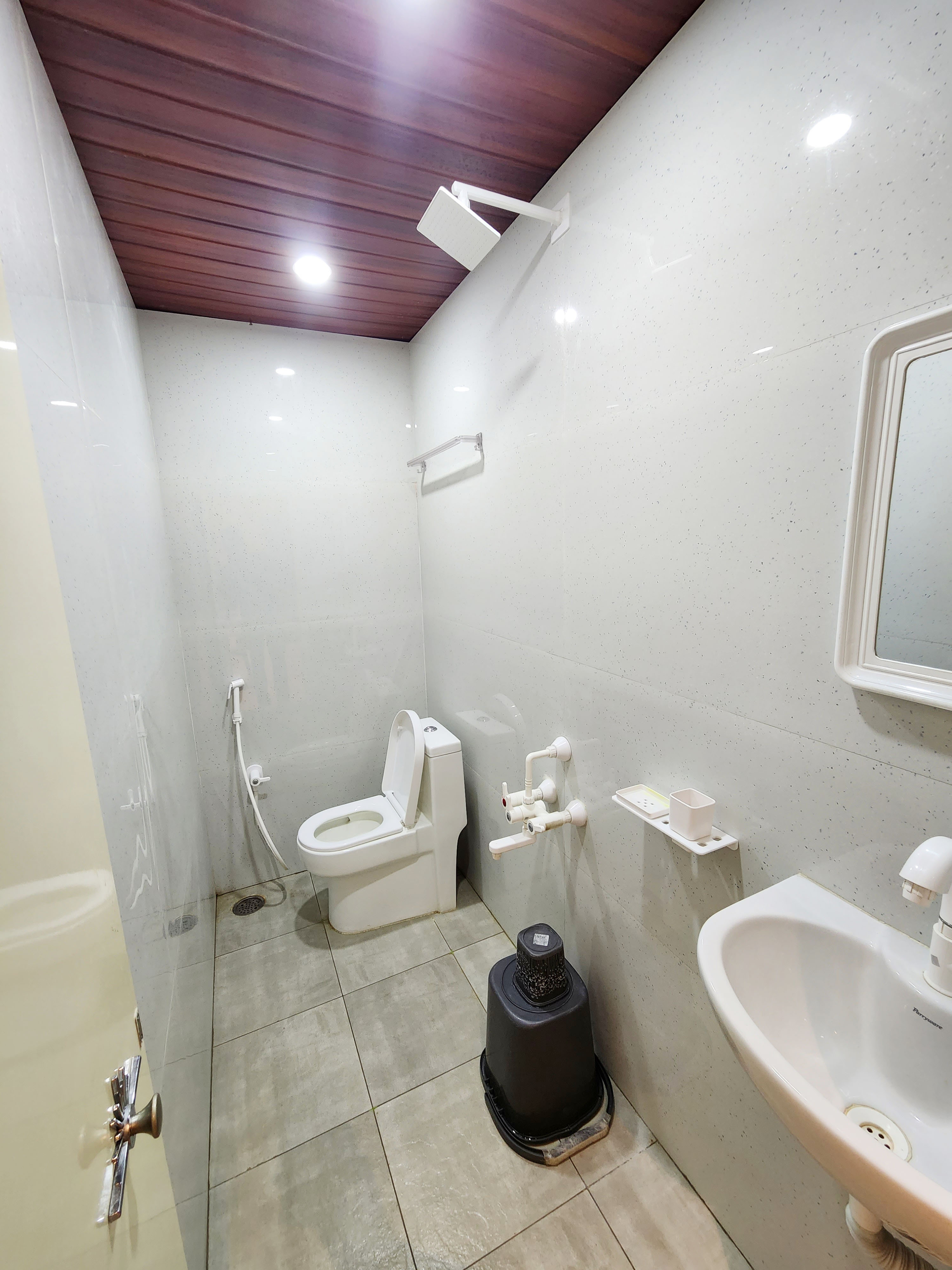 Hotel Srinivasa Royal Stay - Tap to explore photos