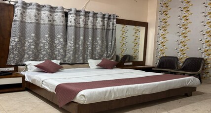 HOTEL SAPPHIRE Room Type - City View Deluxe Room