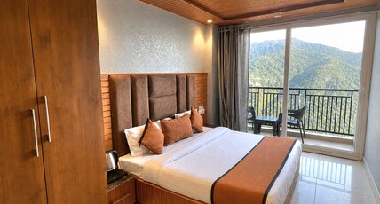 Royal Oak Near Subhash Chownk Room Type - Deluxe Room with Balcony