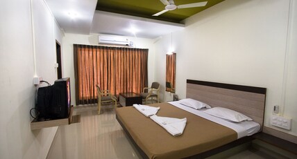 Tarkarli Niwas Nyahari | Rooms & Restaurant Room Type - Deluxe Non- AC room