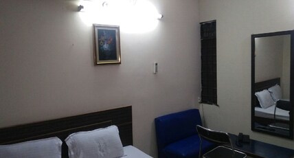 Raja Hotel Room Type - Deluxe AC Room