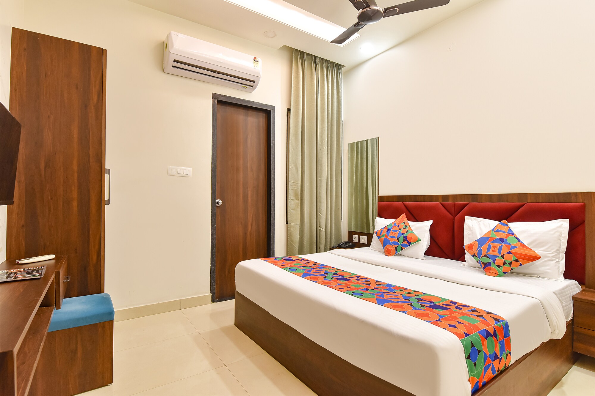 FabHotel Golden Sapphire - Tap to explore photos