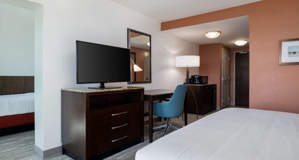 Hilton Garden Inn Daytona Beach Oceanfront Room Type - 1 KING DELUXE OCEANFRONT