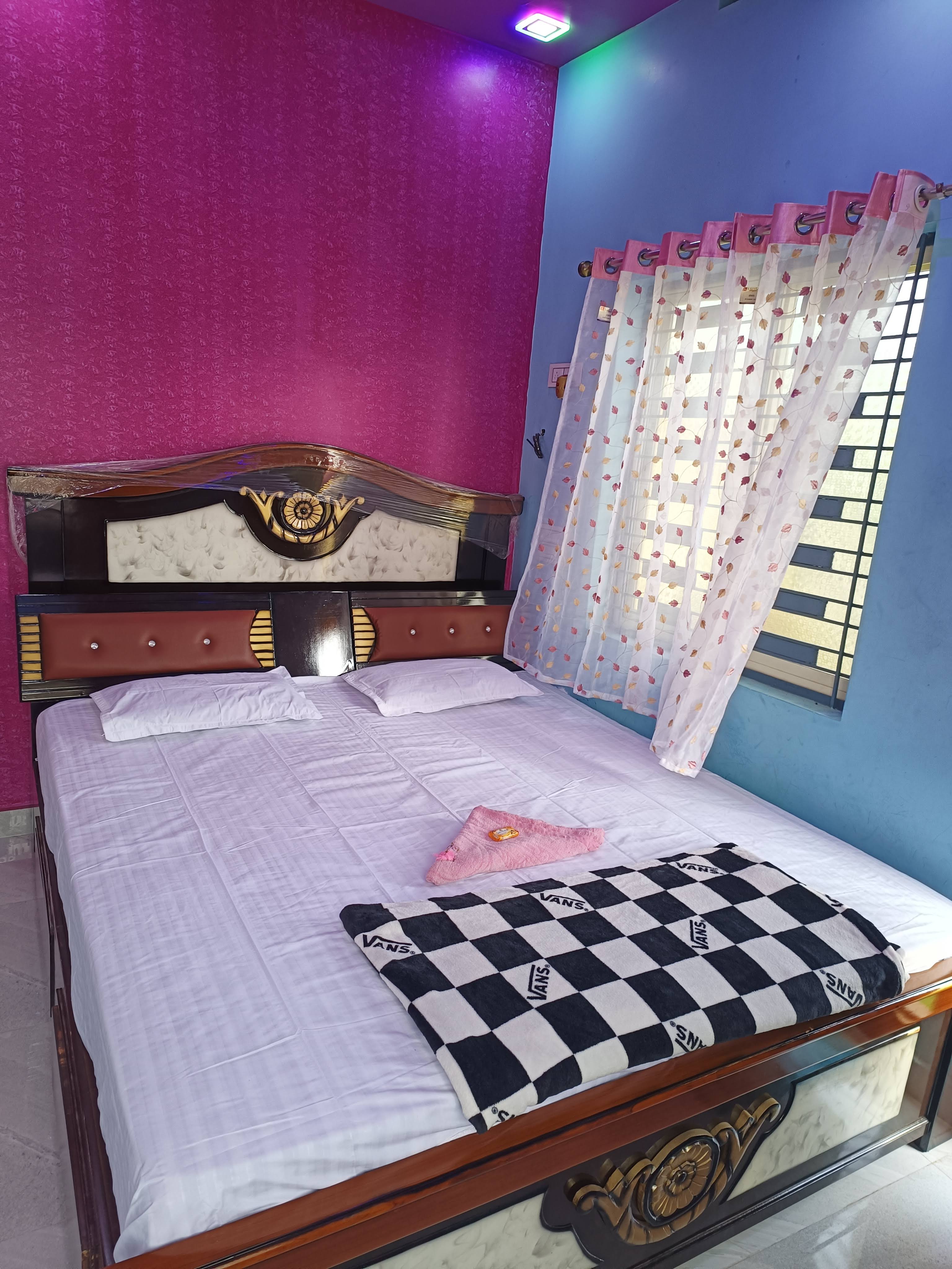 STAR HOME STAY - Tap to explore photos