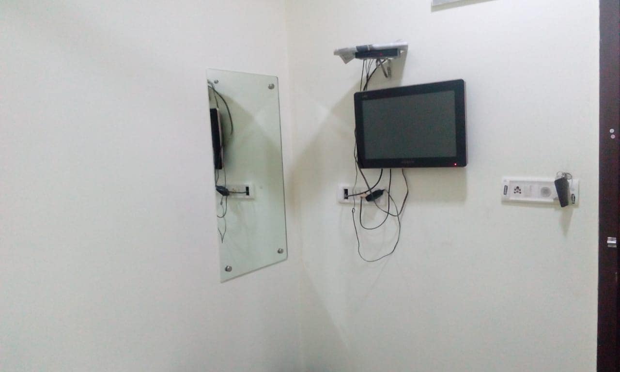 Hotel Central Inn - Tap to explore photos