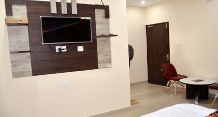 HOTEL ISHWAR RESIDENCY Room Type - Premium Room AC
