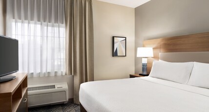 Candlewood Suites Boise - Towne Square, an IHG Hotel Room Type - 1 King Bed 1 Bedroom Suite
