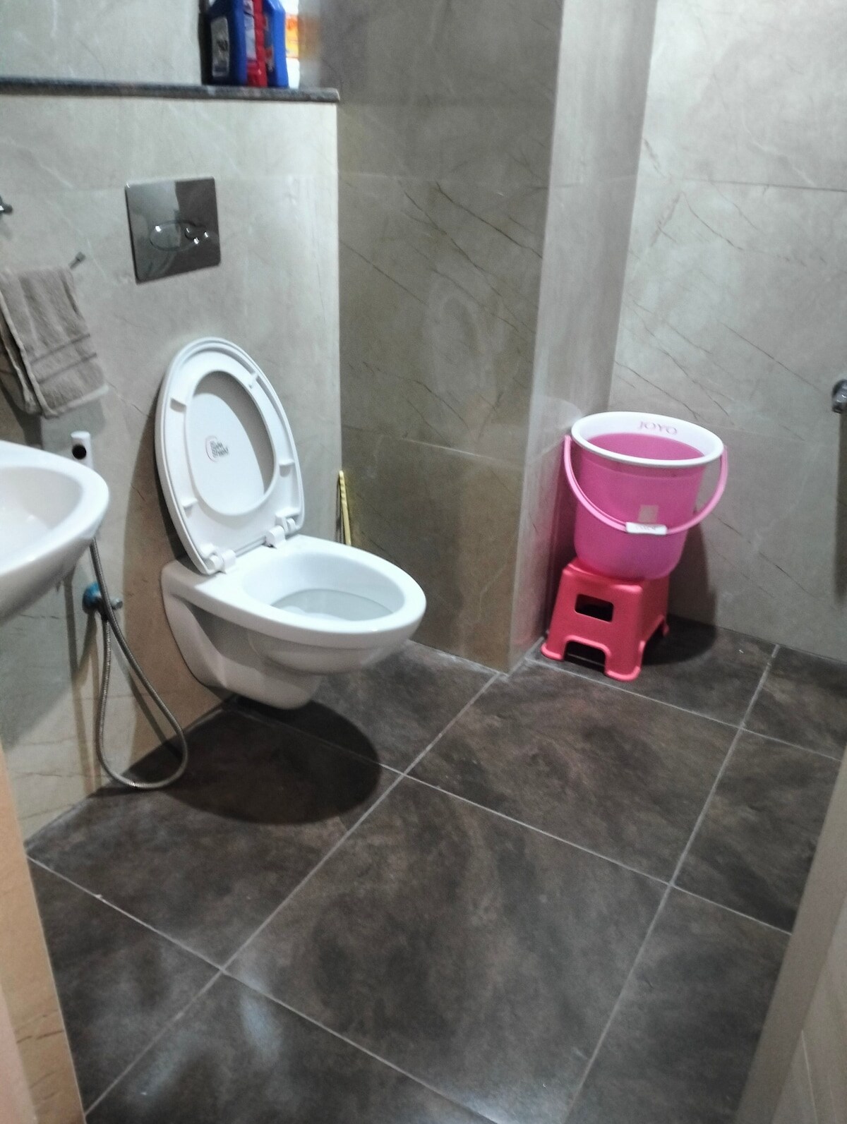 fully furnished 3bhk flat - Tap to explore photos