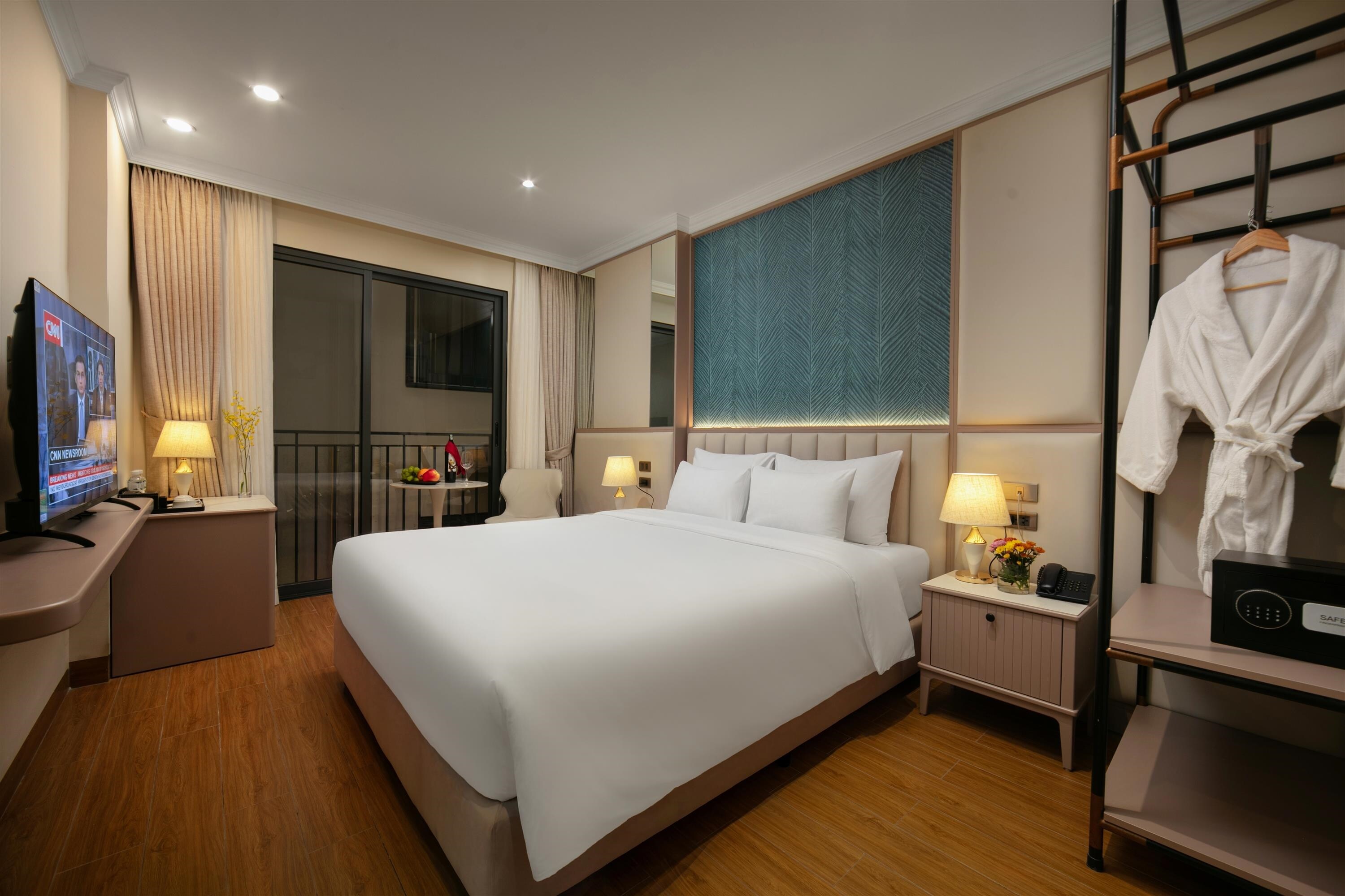 Dong Xuan Boutique Hotel - Tap to explore photos