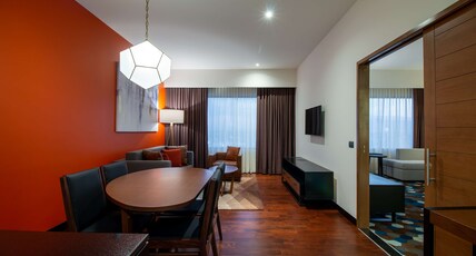 Doubletree By Hilton Celaya Room Type - 1 KING BED 2 ROOM SUITE