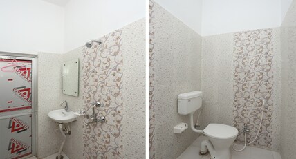 M K Mayur Guest House Room Type - Standard Ac Room