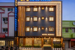 OPO Essential Rodali Karol Bagh