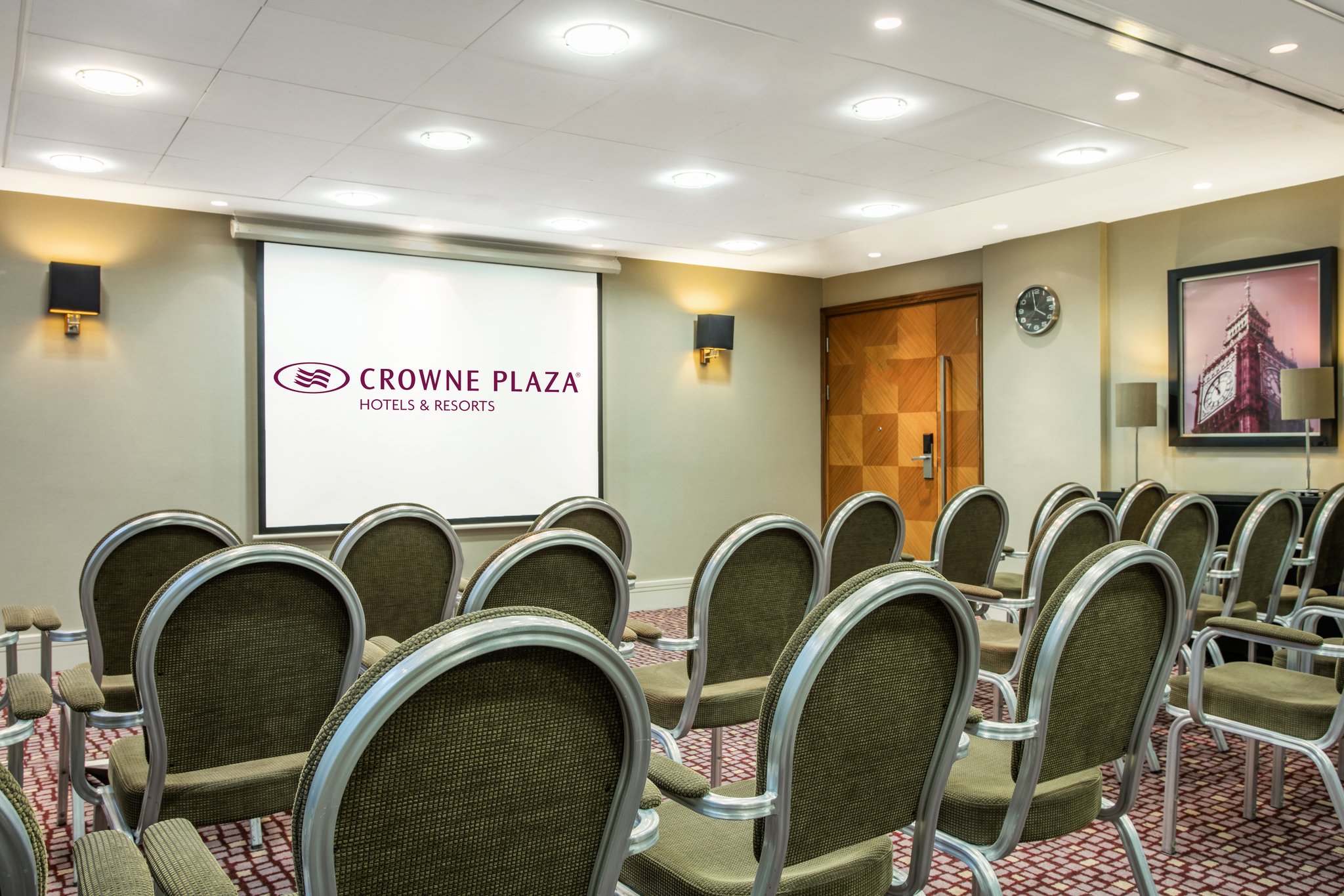 Crowne Plaza London Ealing - Tap to explore photos