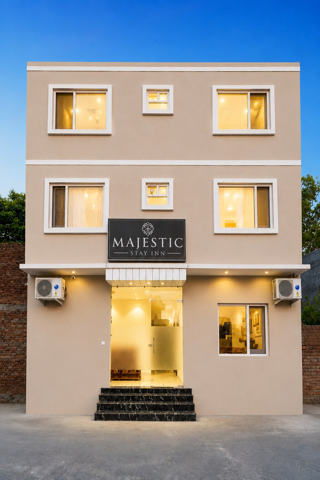 Majestic Stay Inn - Tap to explore photos