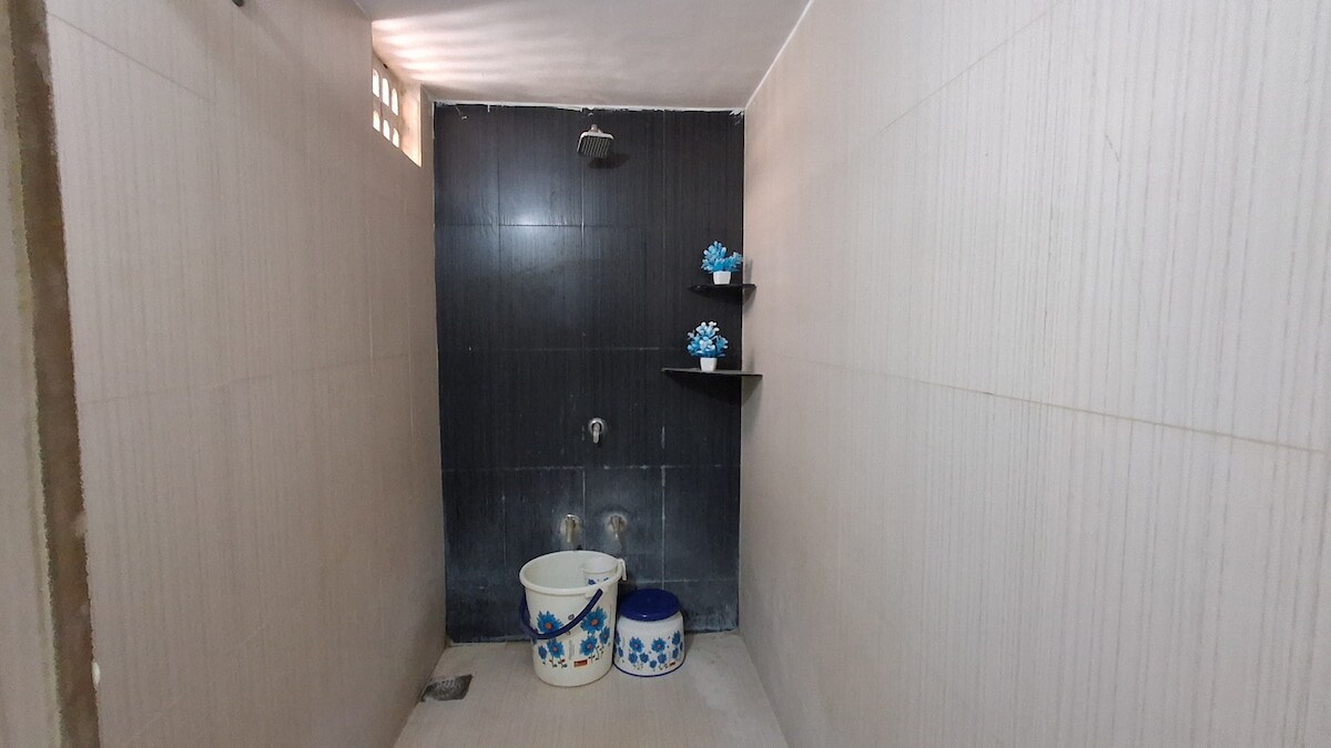2 Bedroom Tenement With Free Wifi - Tap to explore photos