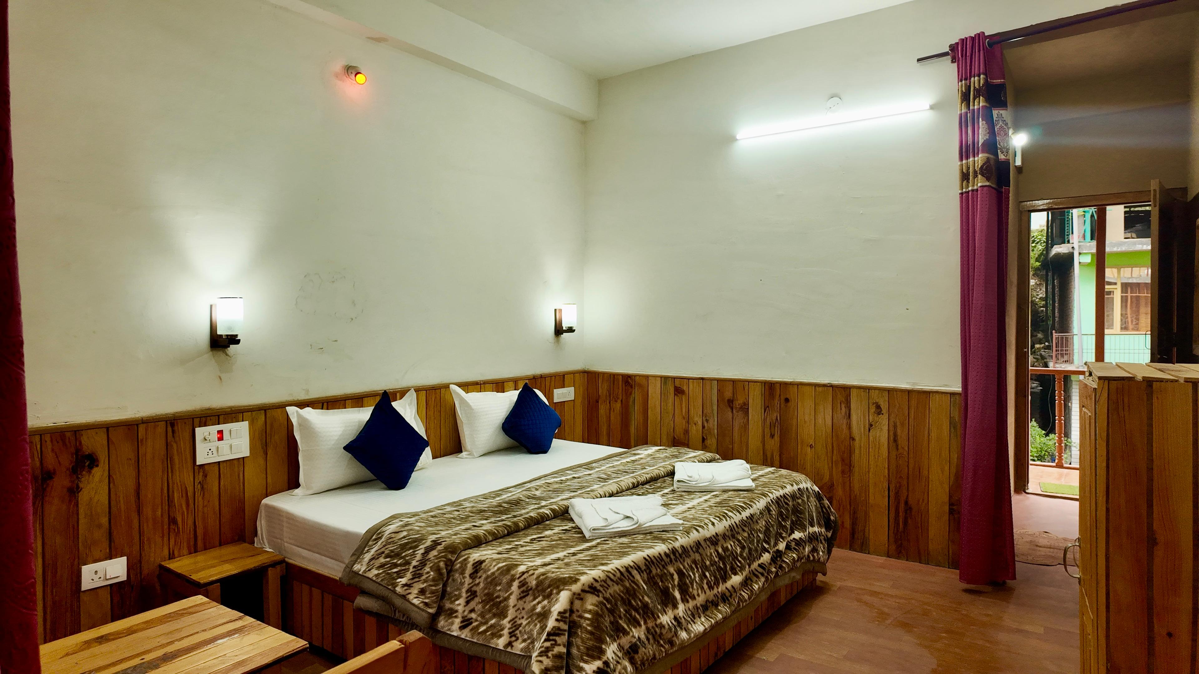 Jibhi Holiday Home - Tap to explore photos