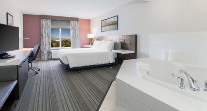 Hilton Garden Inn Reno Room Type - 1 KING BED WHIRLPOOL