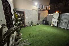 Trahes Elite Modern 2 Bedroom in East Patel Nagar