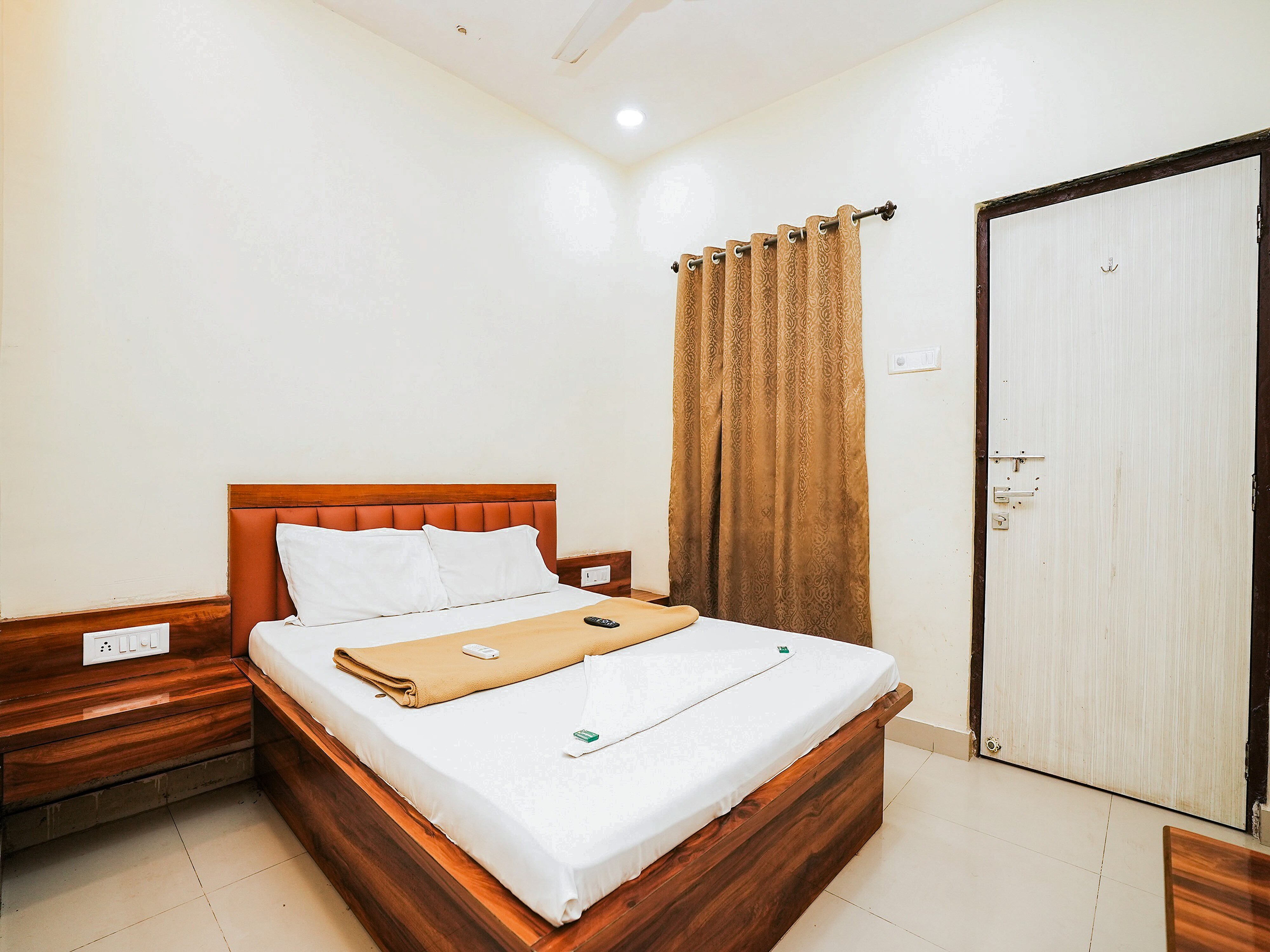 Hotel Metro Palace Nalasopara East Mumbai - Tap to explore photos