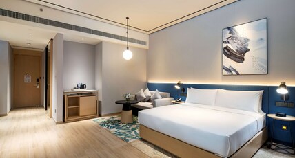 Hilton Garden Inn Changde Dingcheng Room Type - KING DELUXE ROOM LAKE VIEW
