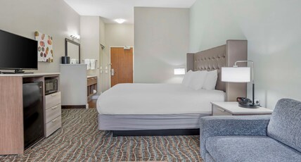 Best Western Plus Peppertree Inn At Omak Room Type - 1 King Bed, Non-Smoking, Microwave And Refrigerator, Wi-Fi, Full Breakfast Best Western Plus Peppertree Inn At Omak Room Type - 1 King Bed, Non-Smoking, Microwave And Refrigerator, Wi-Fi, Full Breakfast
