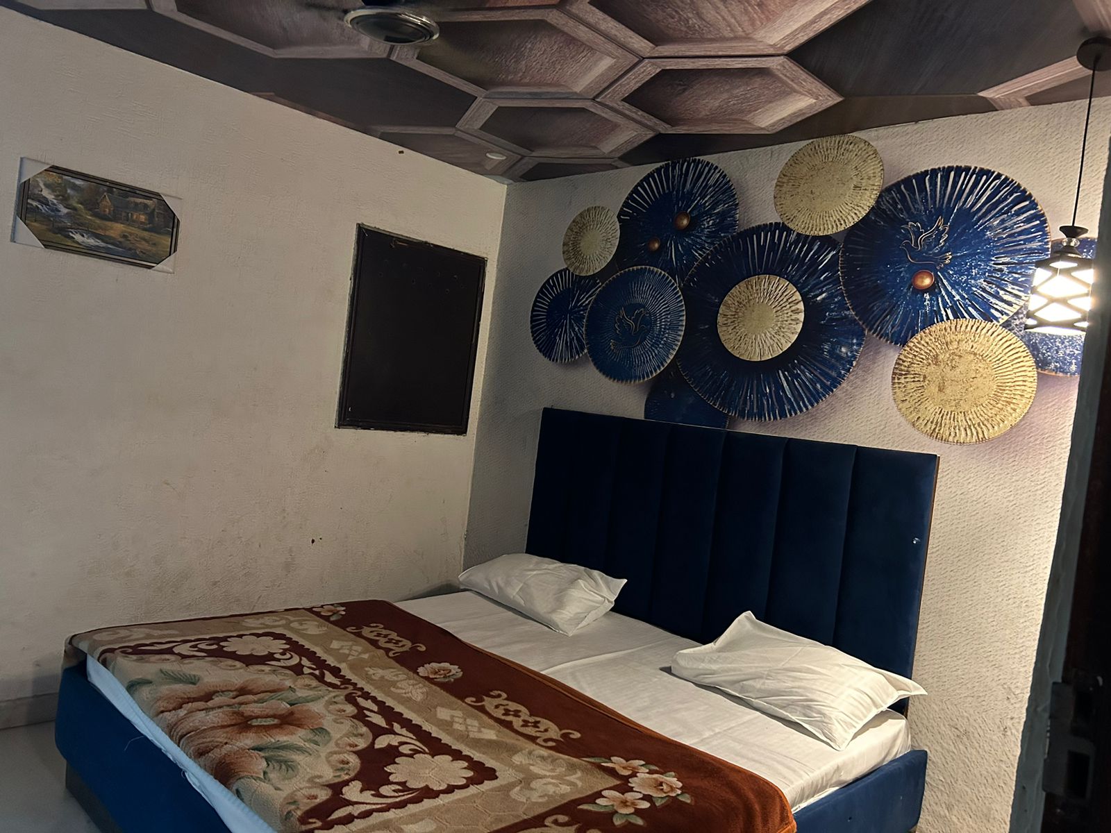 Hotel Vaansh - Tap to explore photos