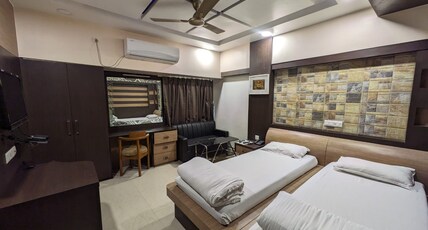 Sremon Inn Room Type - Deluxe Room