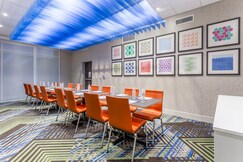 Holiday Inn Express & Suites Florence-Cincinnati Airport