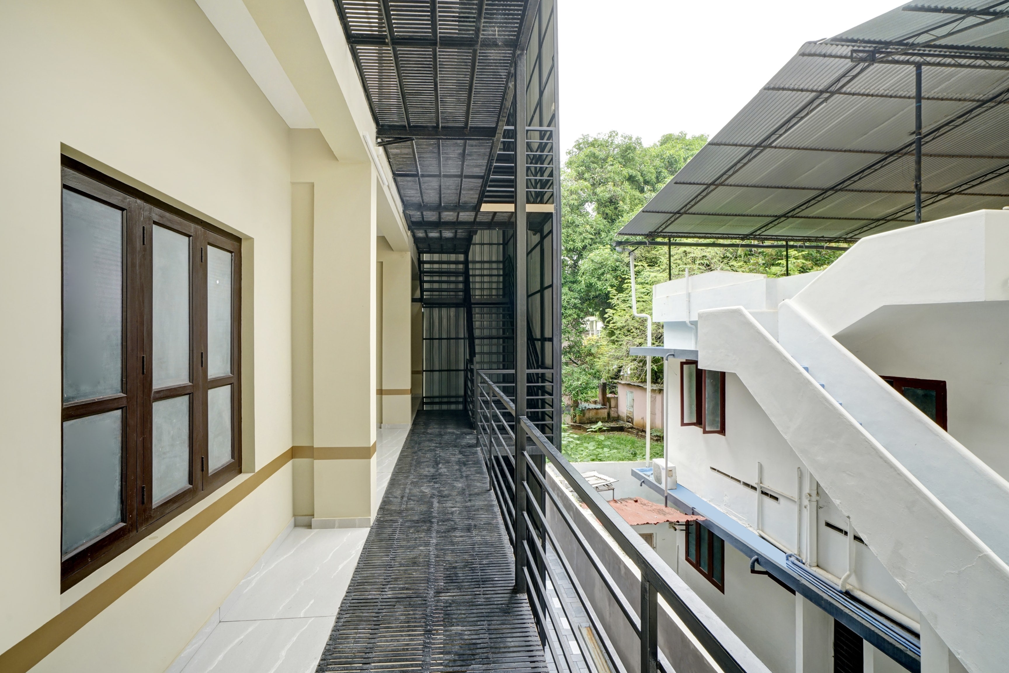 Hotel O SOUPARNIKA RESIDENCY - Tap to explore photos