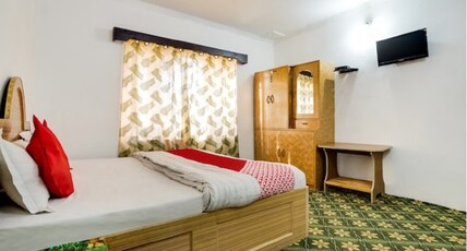 New International Guest House Room Type - Deluxe Double Room