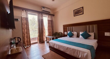 Hotel Narayana Room Type - Deluxe Room
