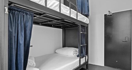 Azzurro Pod Hotel - Central Sydney Room Type - Mixed Pod 4 beds room with Shared bathroom
