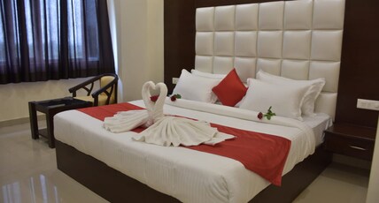 HOTEL S R GRAND Room Type - Deluxe Room HOTEL S R GRAND Room Type - Deluxe Room