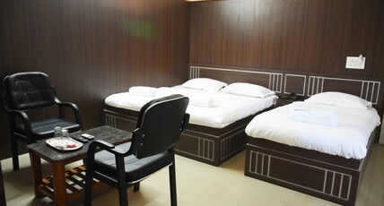 Hotel Govind Heights Room Type - Deluxe Triple AC Room