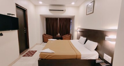 Choice Classic Hotel Room Type - Deluxe AC Double Room Welcome drink tea or coffee (Guest Age 21+)