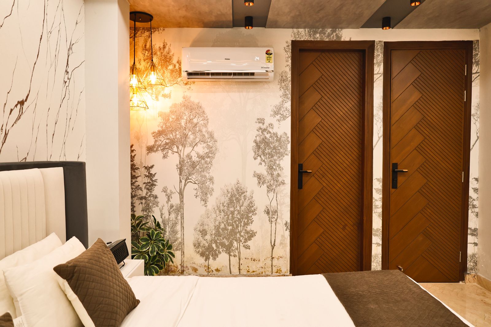 Aero Guest House - Tap to explore photos