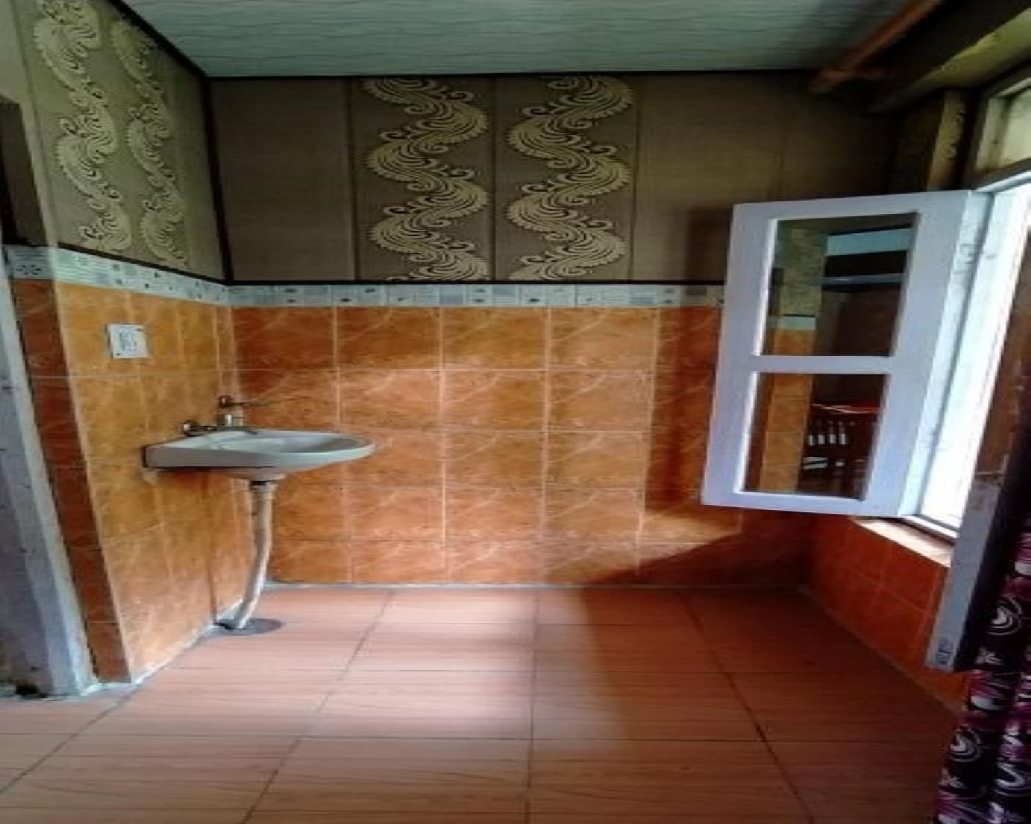 Hotel Himalayan Holidays - Tap to explore photos