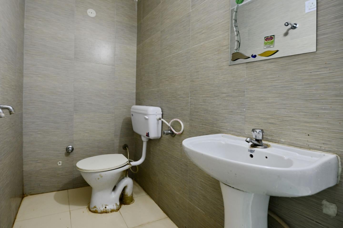 Hotel 4U (Opp. Ambala Cantt Railway Station) - Tap to explore photos