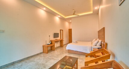 Ice Mist Munnar by Voye Homes Room Type - Standard Room with Queen Bed