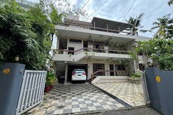 Family spacious 2BHK Homestay near Medical Collage