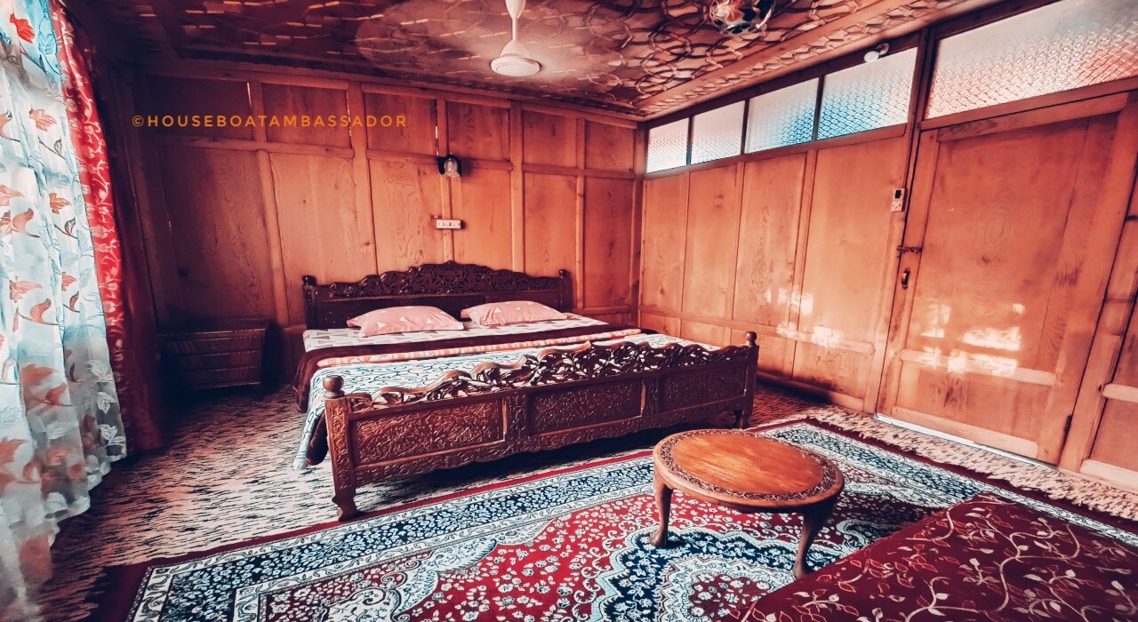 Houseboat Ambassador - Tap to explore photos