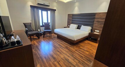 Kingz Hotel Room Type - Superior Room
