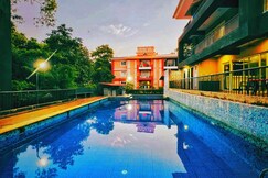 4bhk Stunning Apartment with Pool 2bhkX2