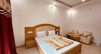 Hotel Aradhana Room Type - AC Deluxe Room