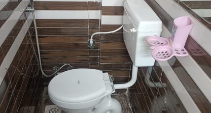 Mahadev Luxury Guest House Room Type - Room no. 13