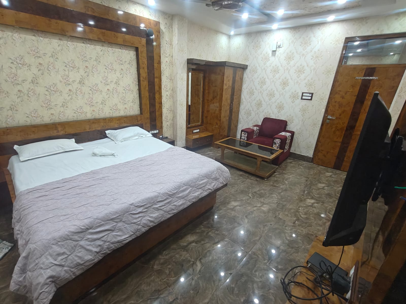 HOTEL SHYAM INN - Tap to explore photos